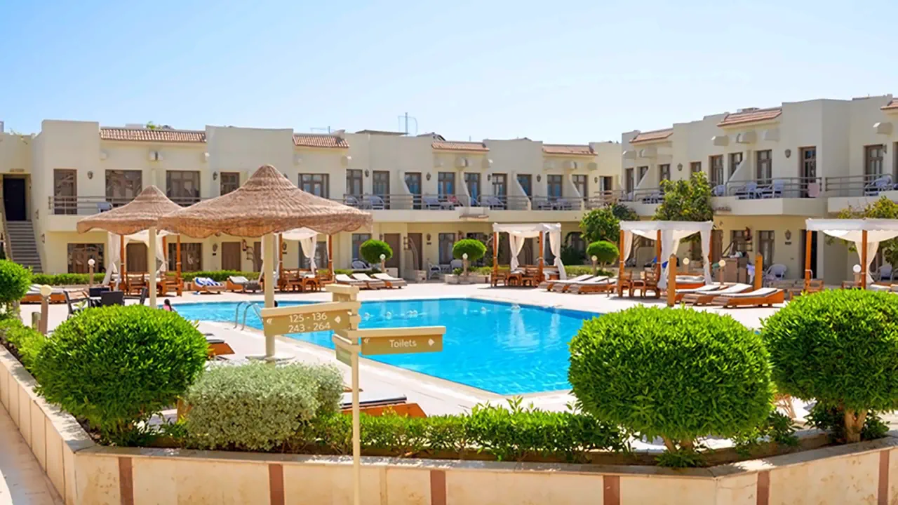 Cataract Layalina